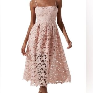 NWT Astr The Label Lace Midi Dress in Blush, Size Small
